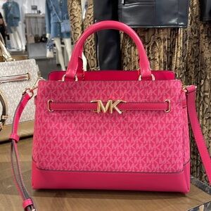 MICHAEL KORS 
Reed Large Graphic Logo Belted Satchel
Electric Pink 
NWT